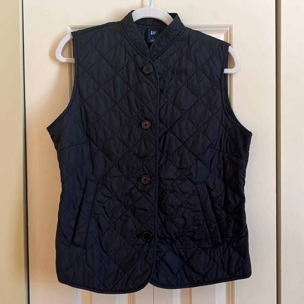 Gap- women’s black vest